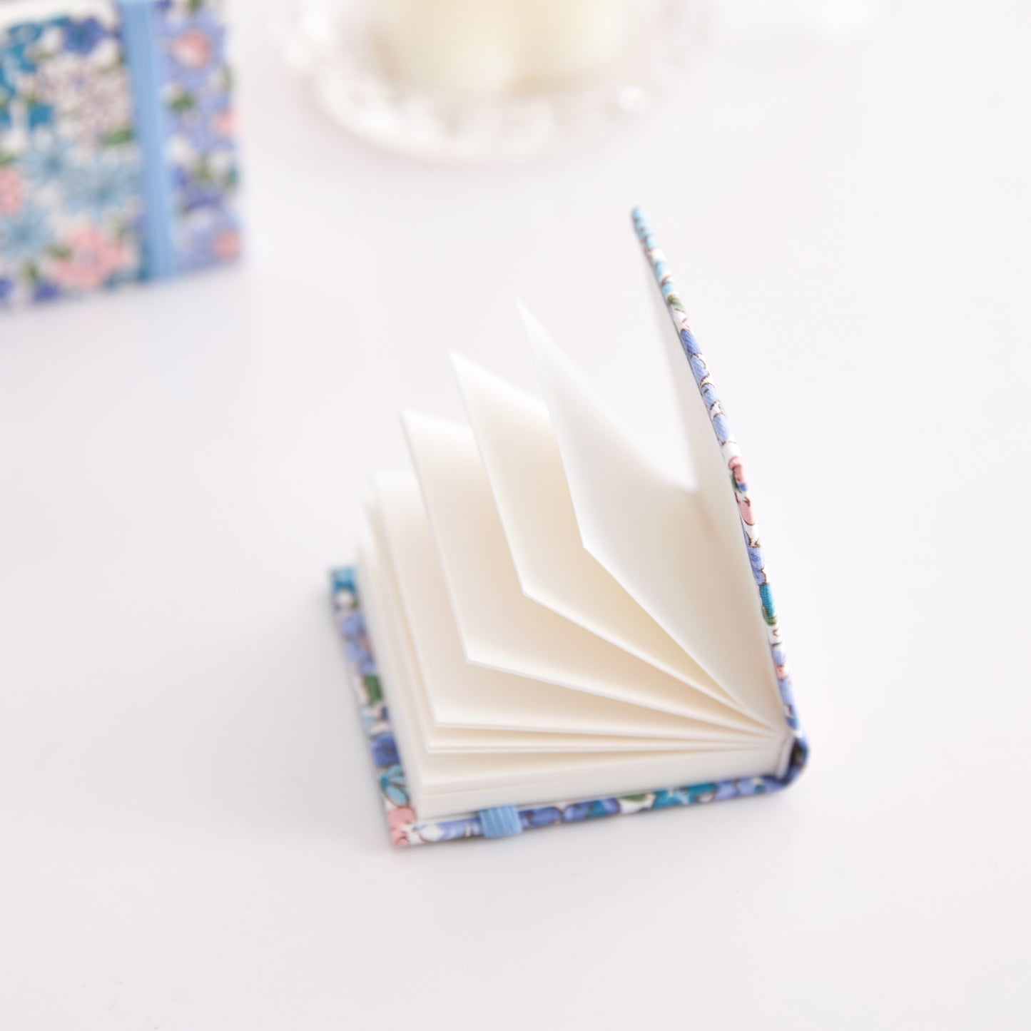 PocketArtist™ – Purple Floral (Clear Palette)